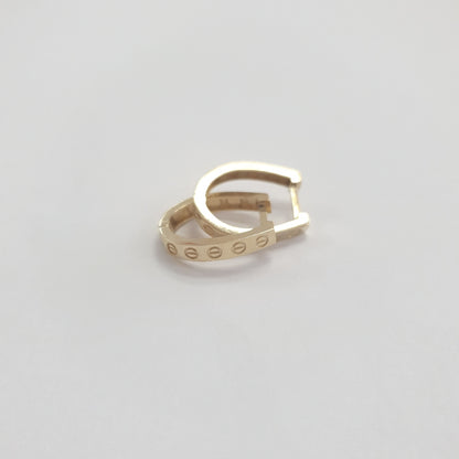 HUGGIES ORO 14K 2.6 (NUEVO)