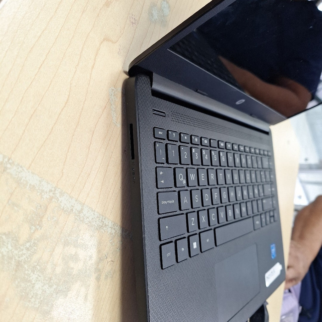 LAPTOP HP 14-DQ0509LA (2023) 128 GB SSD 4 GB RAM (SEMINUEVO)