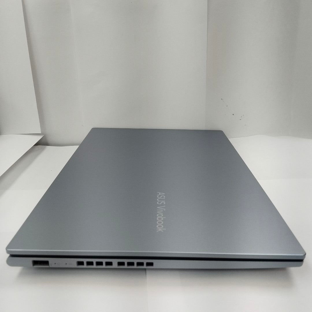 LAPTOP ASUS VIVOBOOK 15 X1502ZA-BQ217W (2022) 256 GB SSD 8 GB RAM (SEMINUEVO)