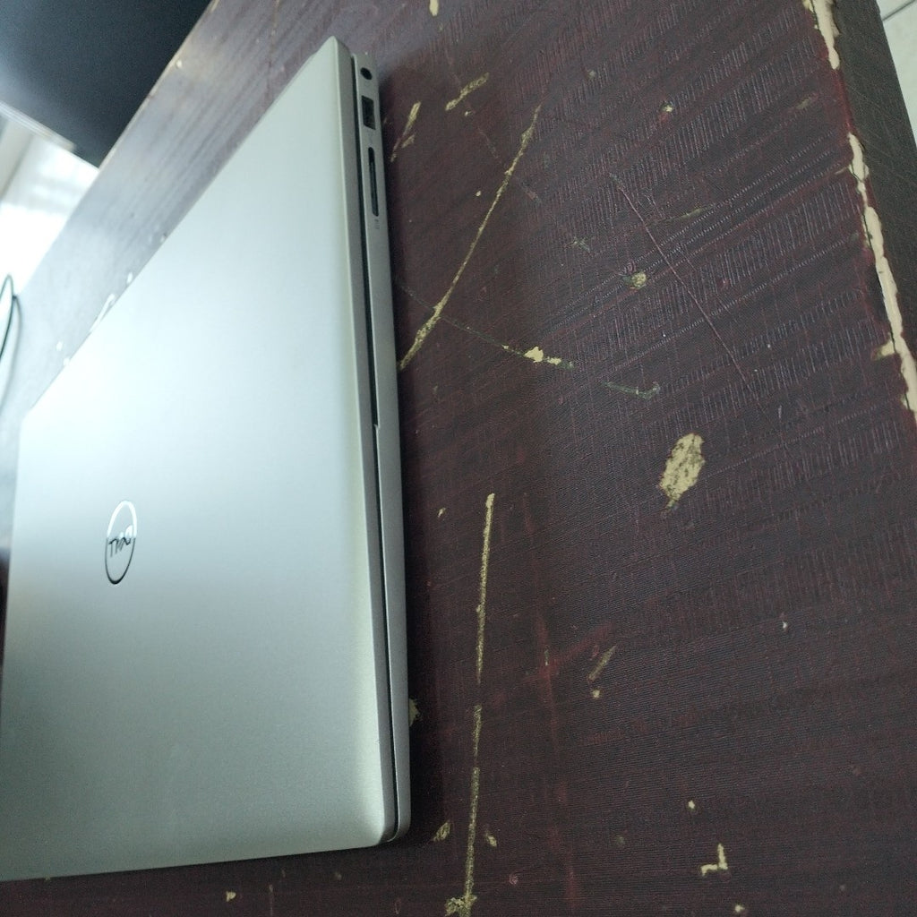 LAPTOP DELL INSPIRON 16 5620 (2022) 512 GB SSD 16 GB RAM (SEMINUEVO)