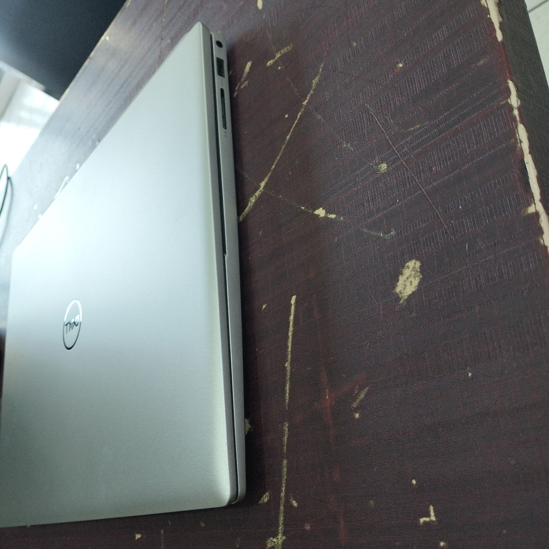 LAPTOP DELL INSPIRON 16 5620 (2022) 512 GB SSD 16 GB RAM (SEMINUEVO)