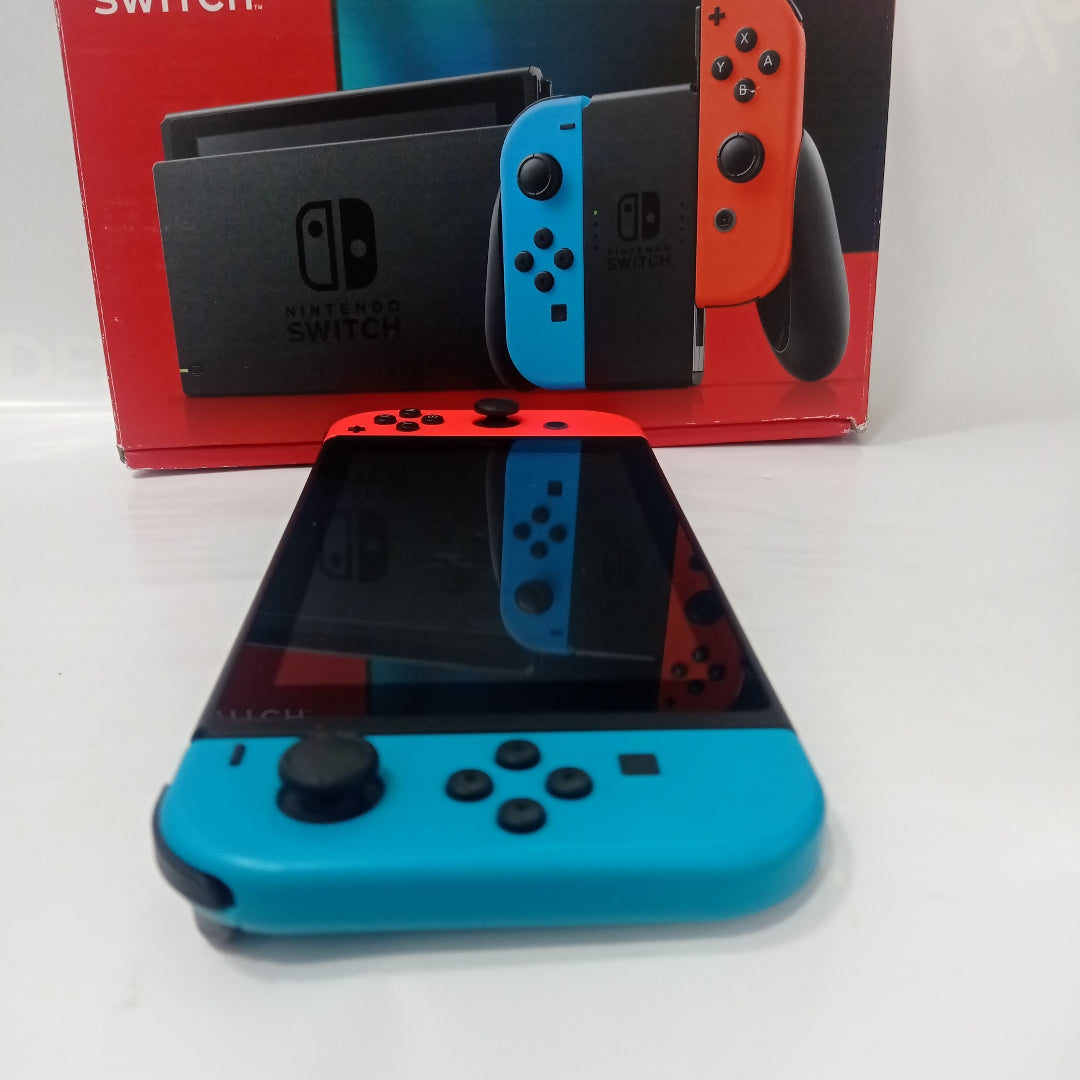 CONSOLA DE VIDEOJUEGO NINTENDO SWITCH 1.1 32 GB (SEMINUEVO)