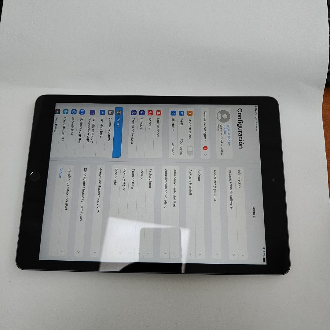 TABLETA APPLE IPAD 8 A2270 128 GB 3 GB RAM (SEMINUEVO)