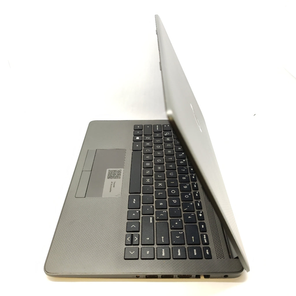 LAPTOP HP 245 G8 (2022) 1 TB + 128 GB SSD 8 GB RAM (SEMINUEVO)