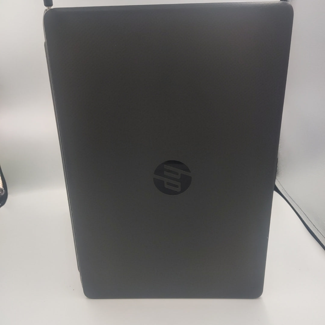 LAPTOP HP 250 G8 (2022) 1 TB 8 GB RAM (SEMINUEVO)