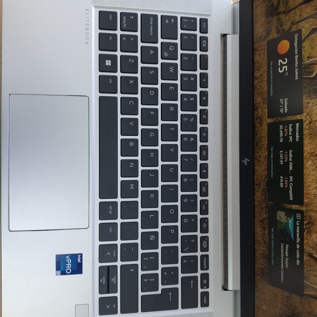LAPTOP HP ELITEBOOK 630 G10 (2024) 512 GB SSD 32 GB RAM (SEMINUEVO)