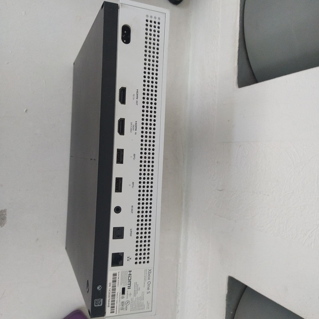 CONSOLA DE VIDEOJUEGO MICROSOFT XBOX ONE S 500 GB  (SEMINUEVO)