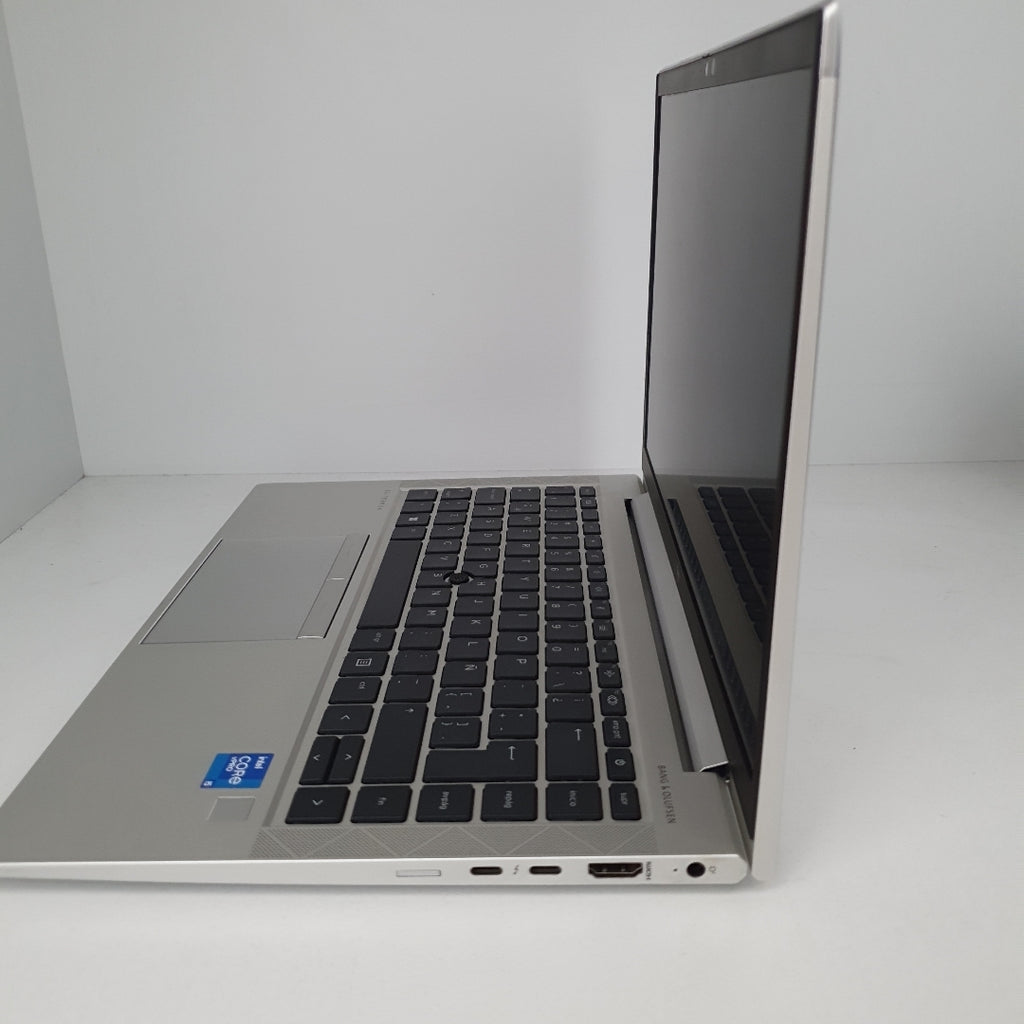 LAPTOP HP ELITEBOOK 840 G8 (2023) 256 GB SSD 16 GB RAM (SEMINUEVO)