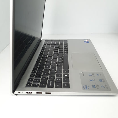 LAPTOP DELL INSPIRON 15 3520 (2024) 512 GB SSD 16 GB RAM (SEMINUEVO)