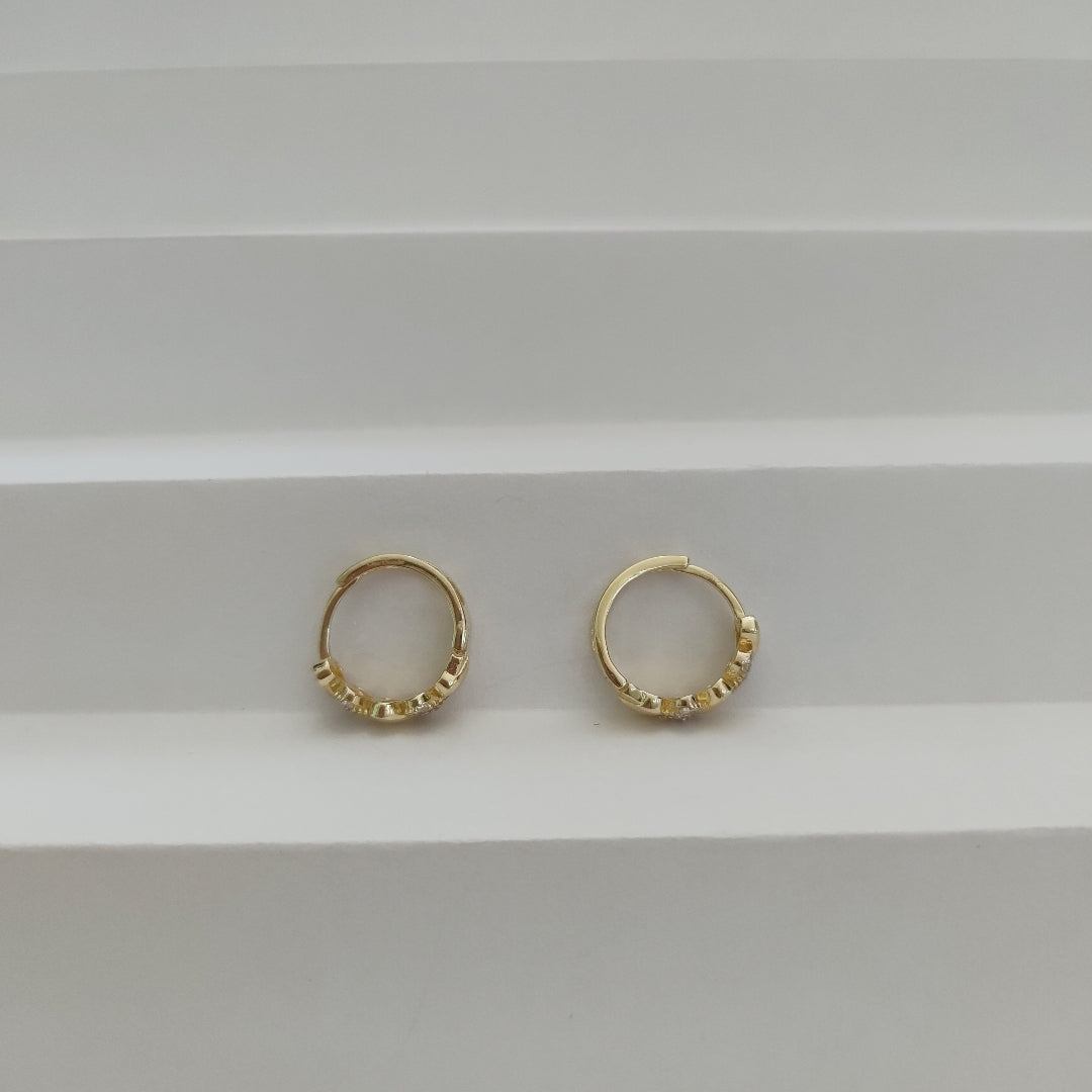 HUGGIES ORO 14K 2.7 (NUEVO)