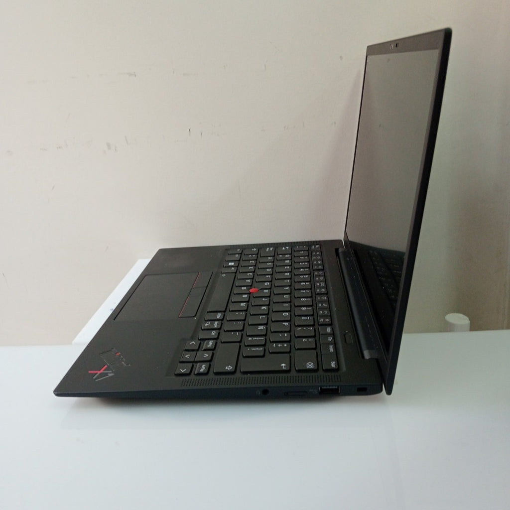 LAPTOP LENOVO THINKPAD X1 CARBON 9TH GEN (2022) 1 TB SSD 16 GB RAM (SEMINUEVO)