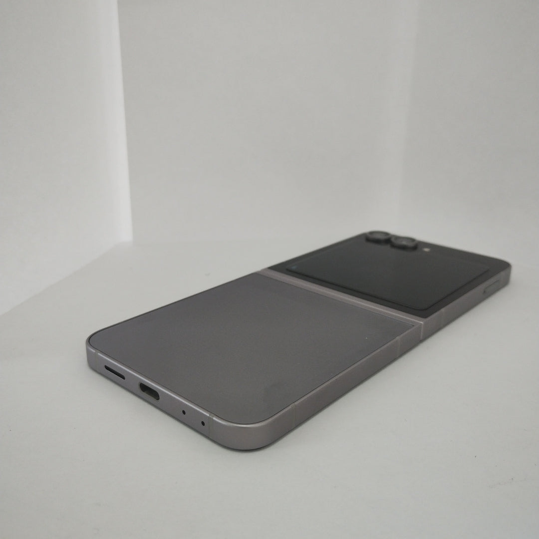 CELULAR SAMSUNG GALAXY Z FLIP6 SM-F741B (2024) 512 GB 12 GB RAM (SEMINUEVO)