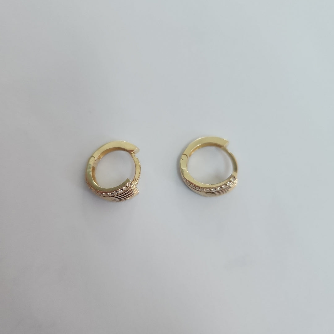 HUGGIES ORO 14K 2.7 (NUEVO)