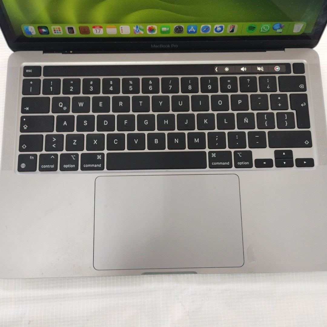 LAPTOP APPLE MACBOOK PRO 13" 2022 3.49 A2338 256 GB SSD 8 GB RAM (SEMINUEVO)