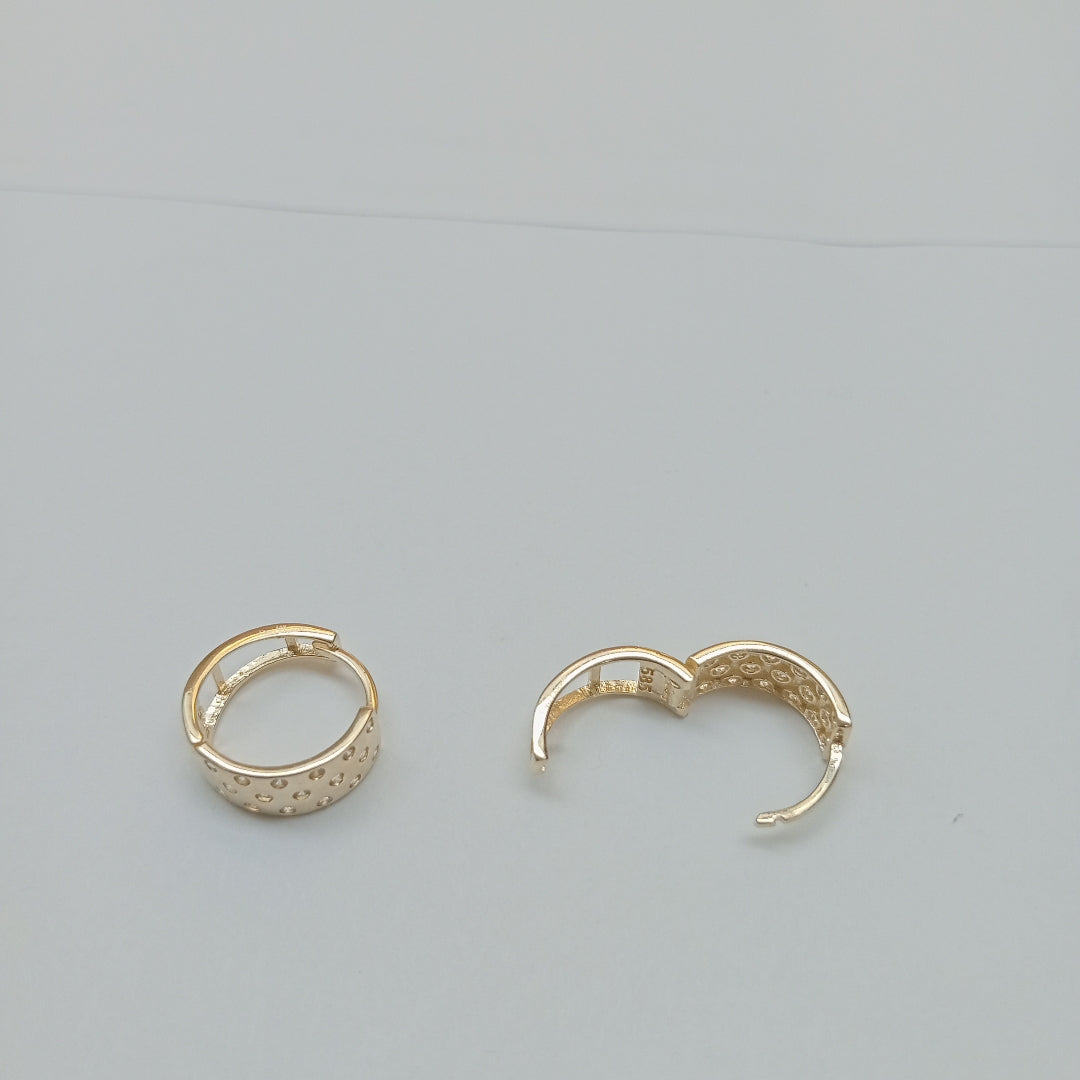 HUGGIES ORO 14K 2.6 (NUEVO)