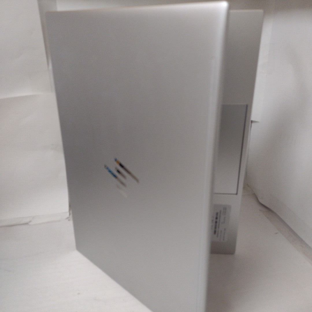 LAPTOP HP ELITEBOOK 840 G10 (2024) 256 GB SSD 16 GB RAM (SEMINUEVO)