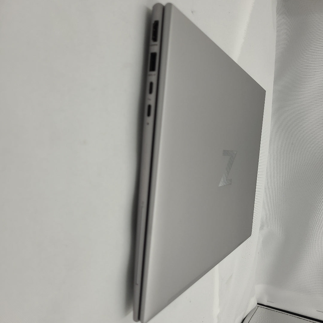 LAPTOP HP ZBOOK FIREFLY 14 G10 (2024) 512 GB SSD 16 GB RAM (SEMINUEVO)