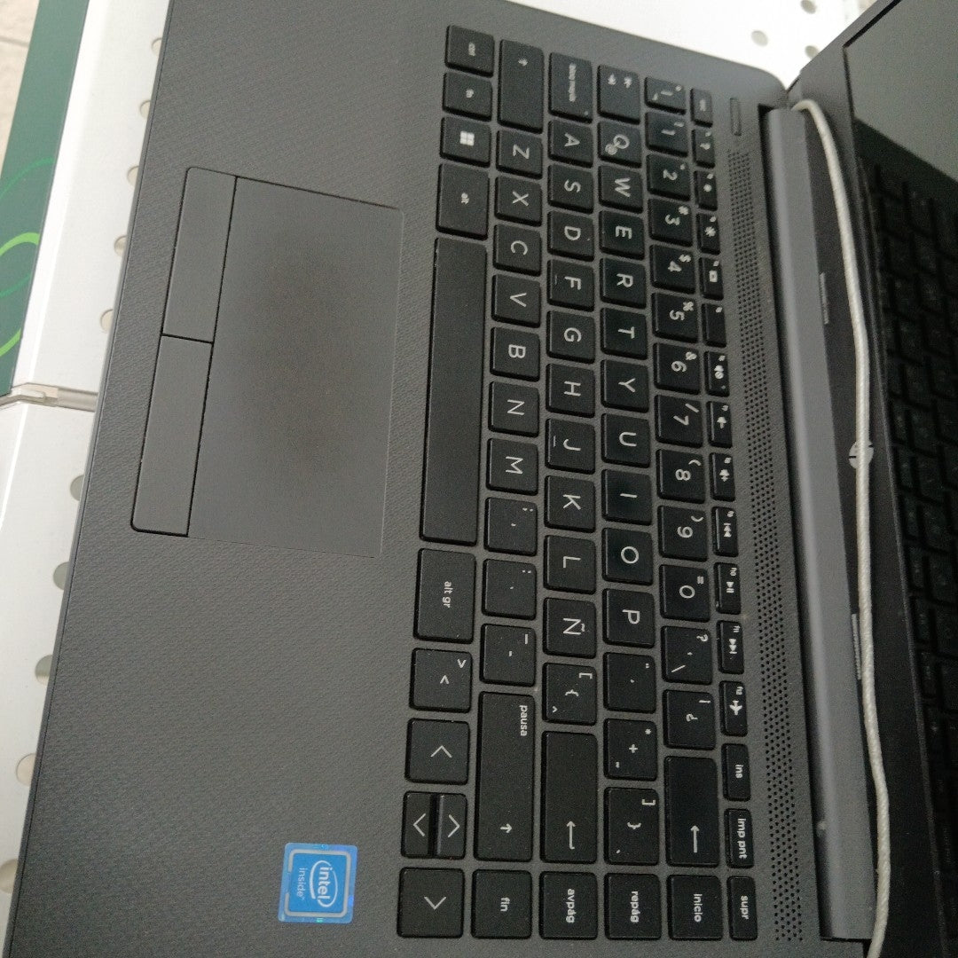 LAPTOP HP 14-CF2542LA (2022) 256 GB SSD 8 GB RAM (SEMINUEVO)