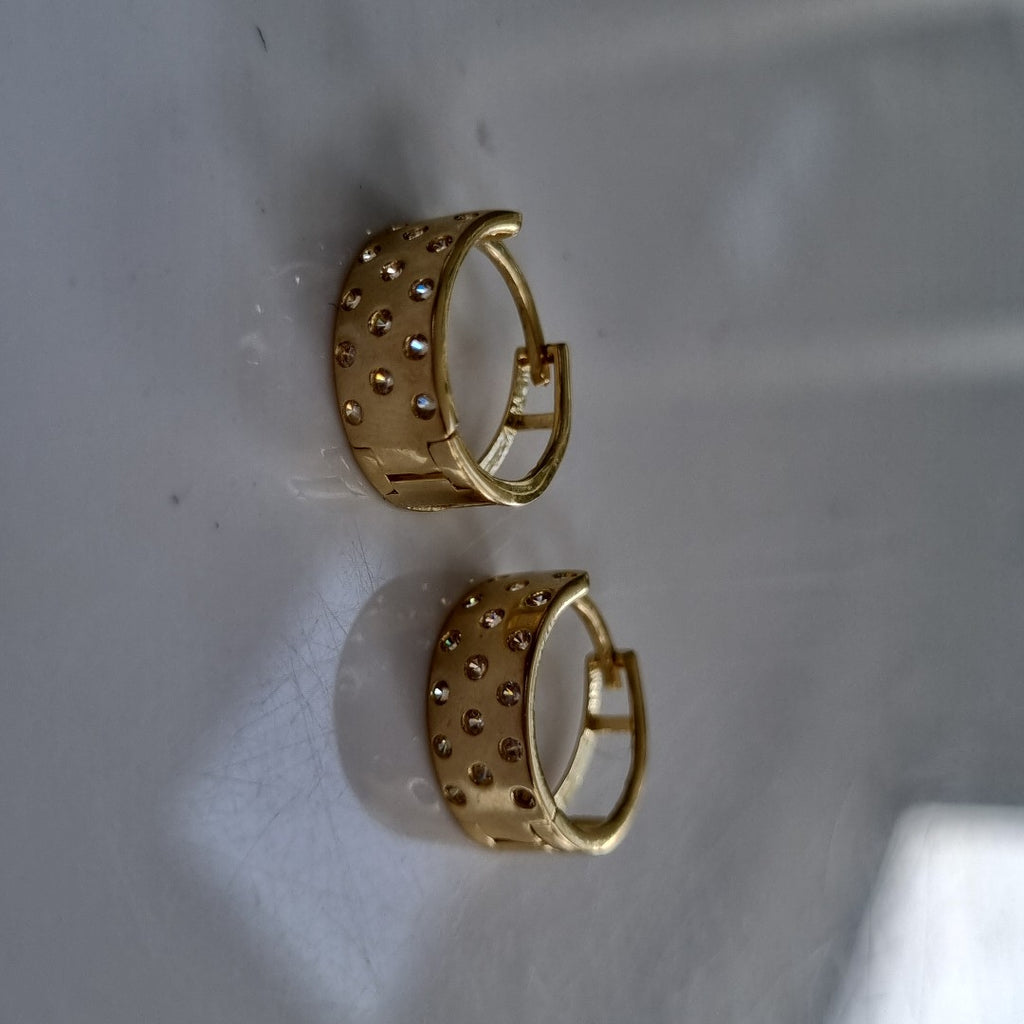 HUGGIES ORO 14K 2.7 (NUEVO)