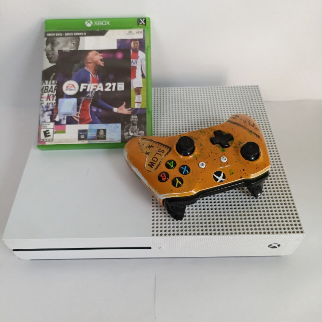 CONSOLA DE VIDEOJUEGO MICROSOFT XBOX ONE S 1 TB (SEMINUEVO)