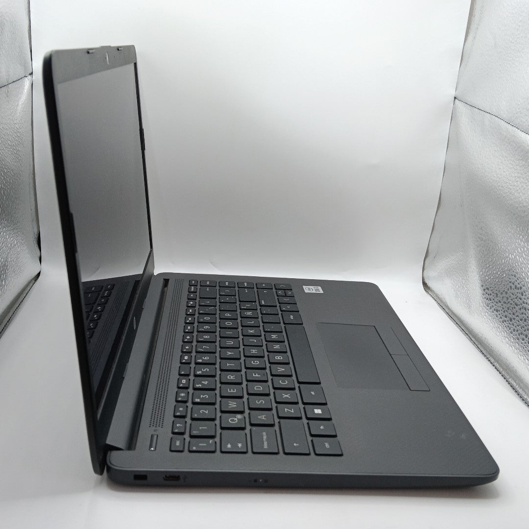 LAPTOP HP 14-CF2517LA (2022) 1 TB 8 GB RAM (SEMINUEVO)