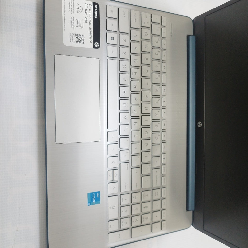 LAPTOP HP 15-DY2792WM (2024) 256 GB SSD 8 GB RAM (SEMINUEVO)