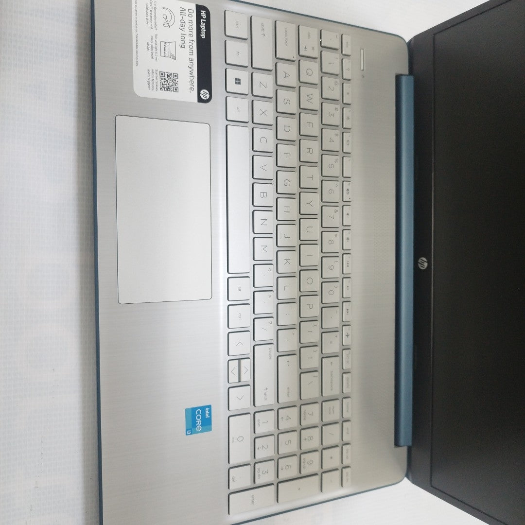 LAPTOP HP 15-DY2792WM (2024) 256 GB SSD 8 GB RAM (SEMINUEVO)