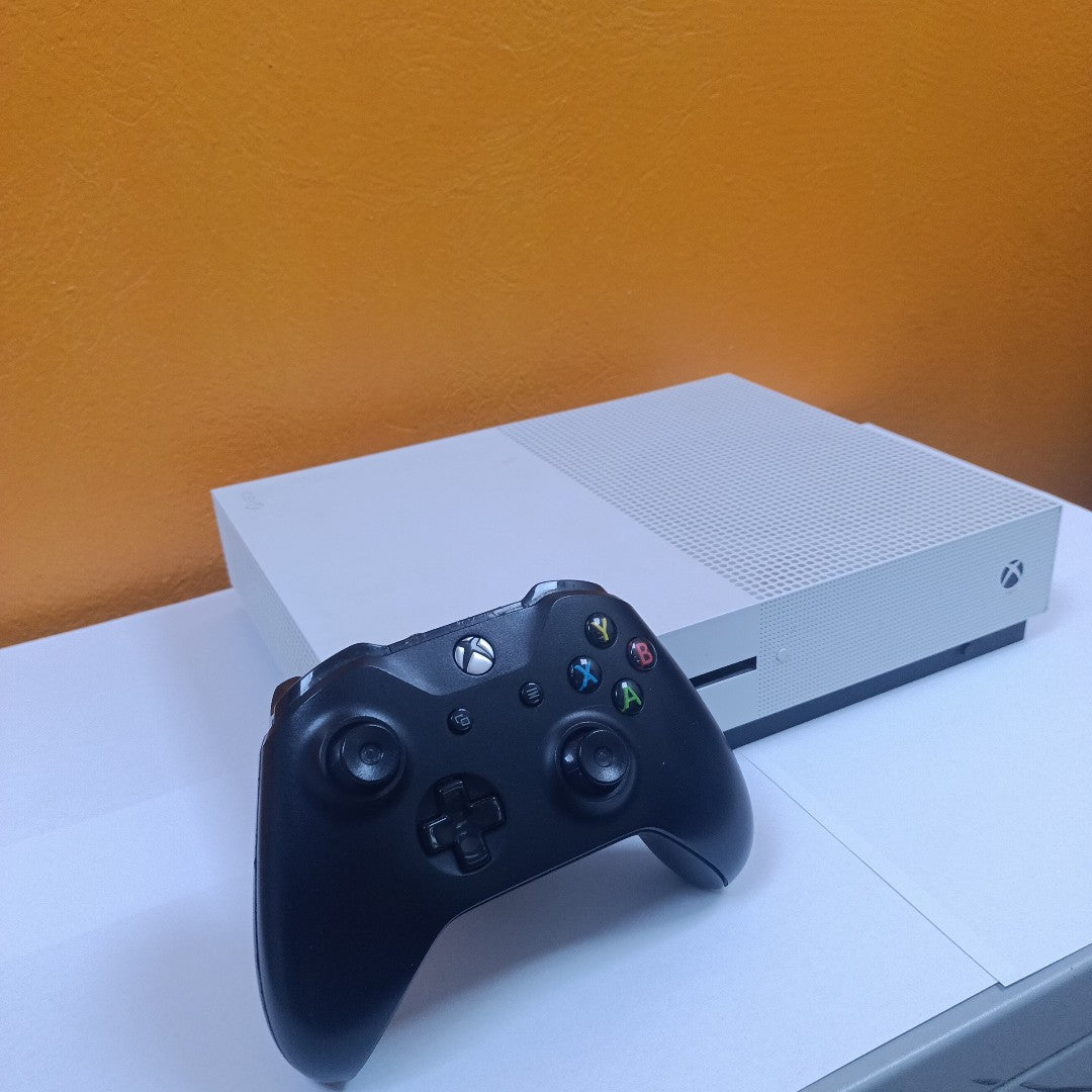 CONSOLA DE VIDEOJUEGO MICROSOFT XBOX ONE S 500 GB  (SEMINUEVO)