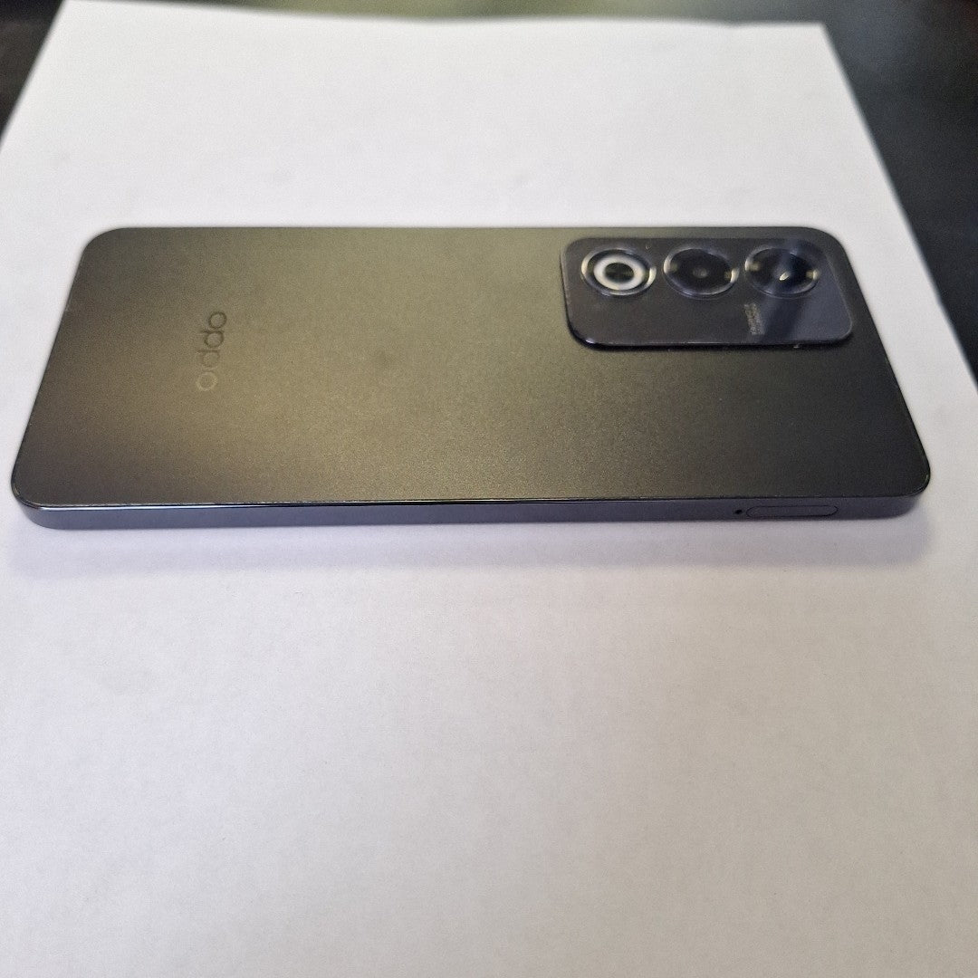 CELULAR OPPO  A80 5G CPH2639 (2024) 256 GB 8 GB RAM (SEMINUEVO)