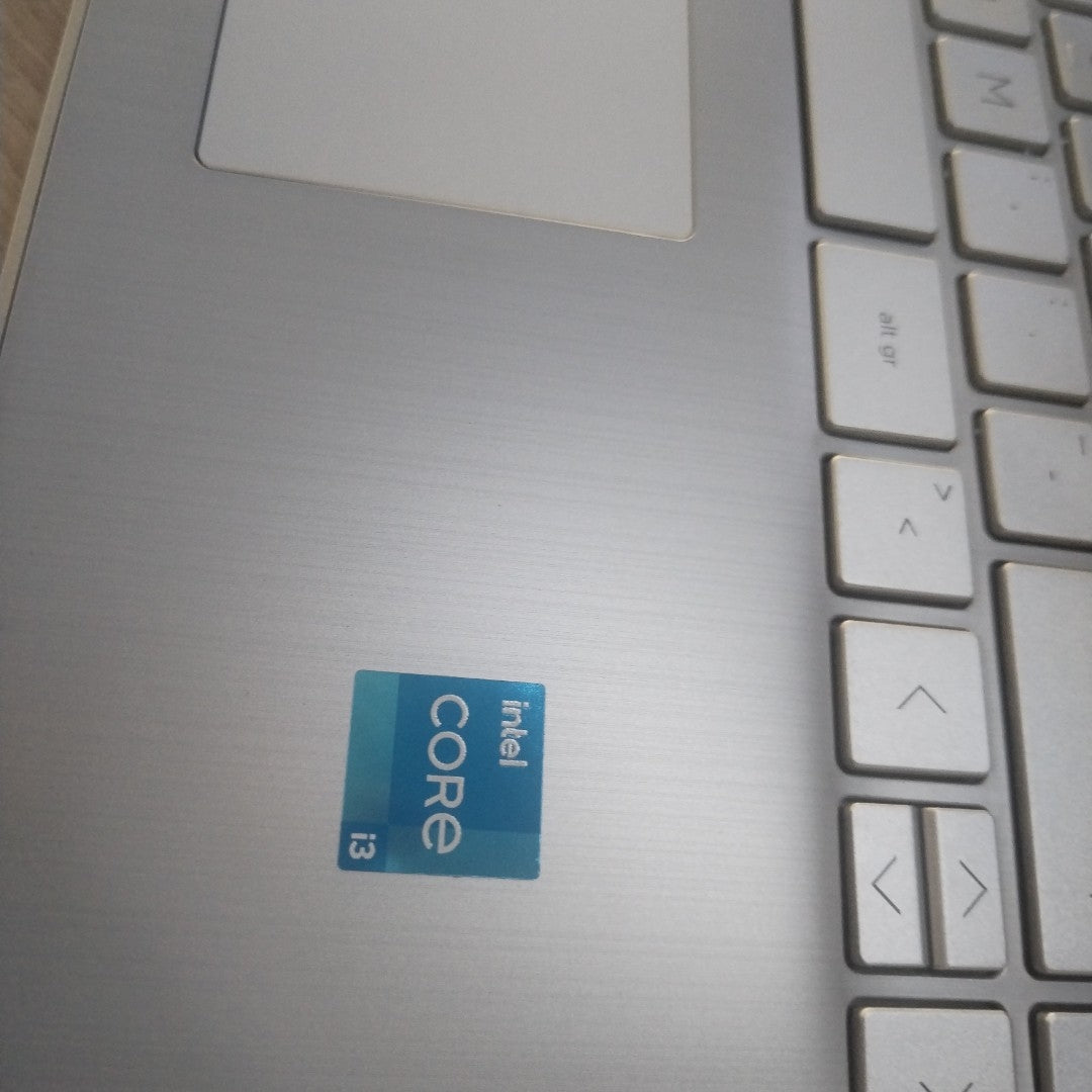 LAPTOP HP 14-DQ2502LA (2022) 256 GB SSD 8 GB RAM (SEMINUEVO)