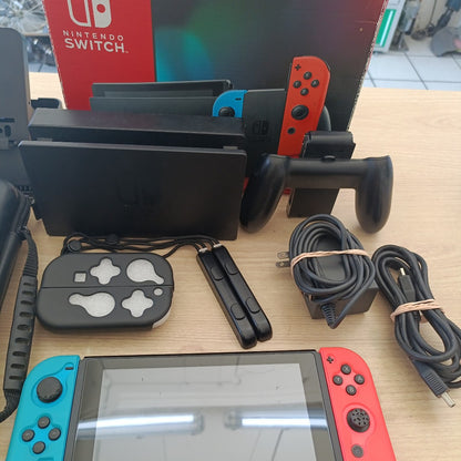 CONSOLA DE VIDEOJUEGO NINTENDO SWITCH 32 GB (SEMINUEVO)