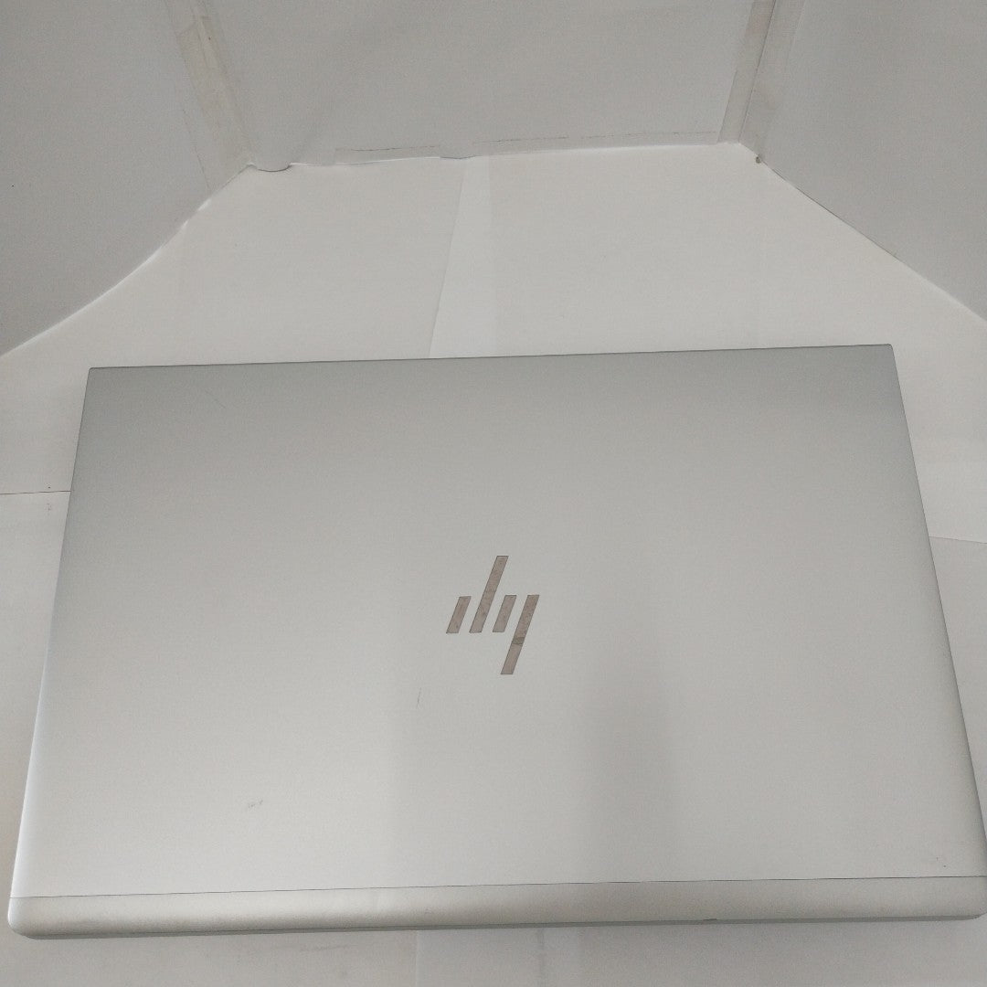 LAPTOP HP ELITEBOOK 640 G10 (2024) 256 GB SSD 16 GB RAM (SEMINUEVO)