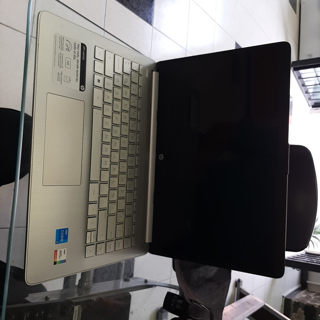 LAPTOP HP 14-DQ2533LA (2023) 512 GB SSD 8 GB RAM (SEMINUEVO)