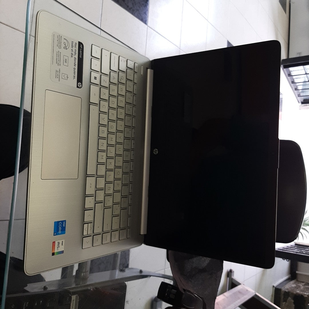 LAPTOP HP 14-DQ2533LA (2023) 512 GB SSD 8 GB RAM (SEMINUEVO)