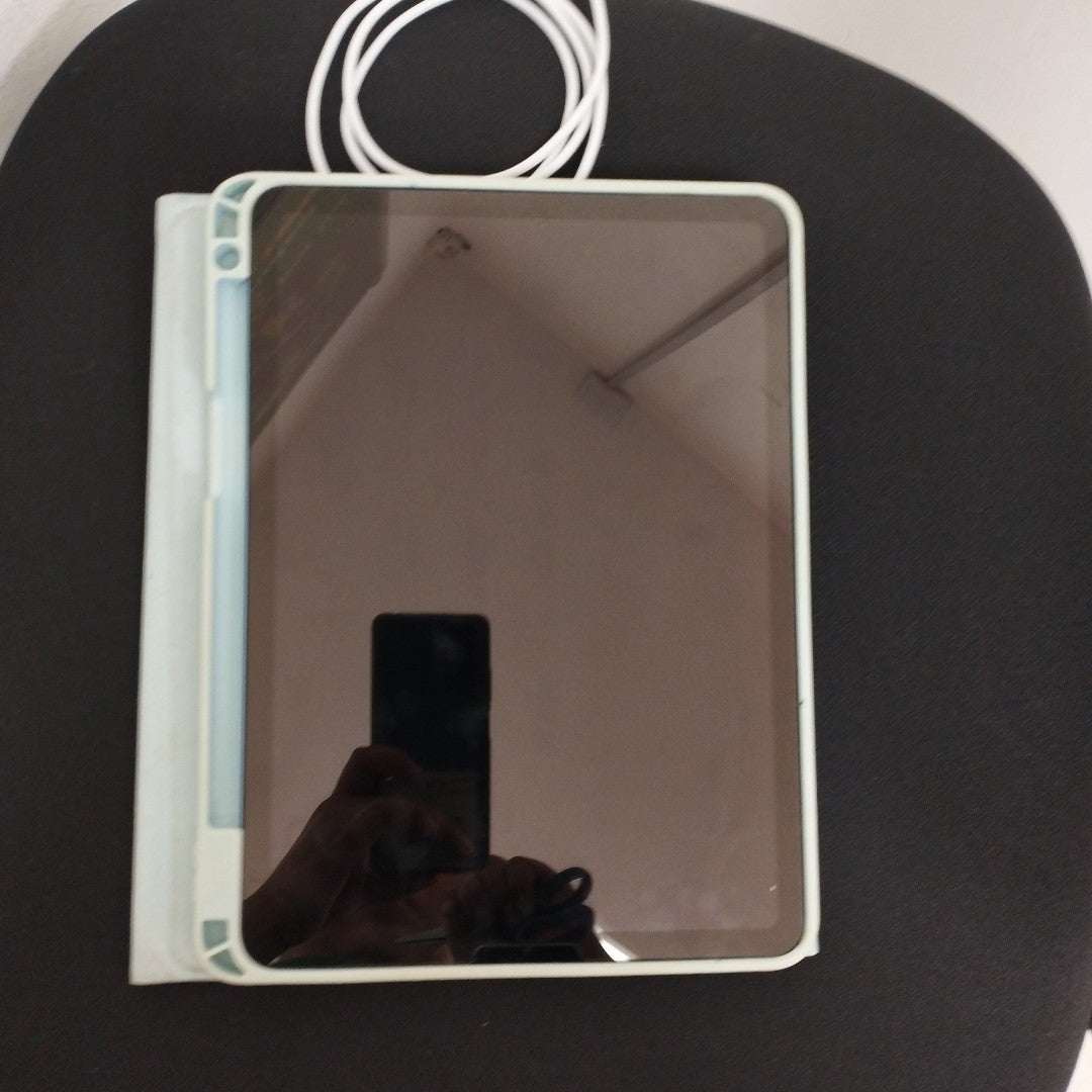 TABLETA APPLE IPAD AIR 5 A2588 256 GB 8 GB RAM (SEMINUEVO)