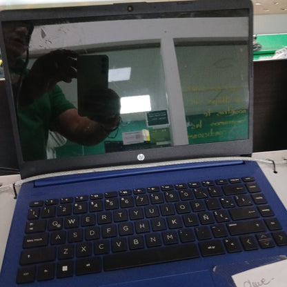 LAPTOP HP 14-DQ0508LA (2022) 256 GB SSD 8 GB RAM (SEMINUEVO)