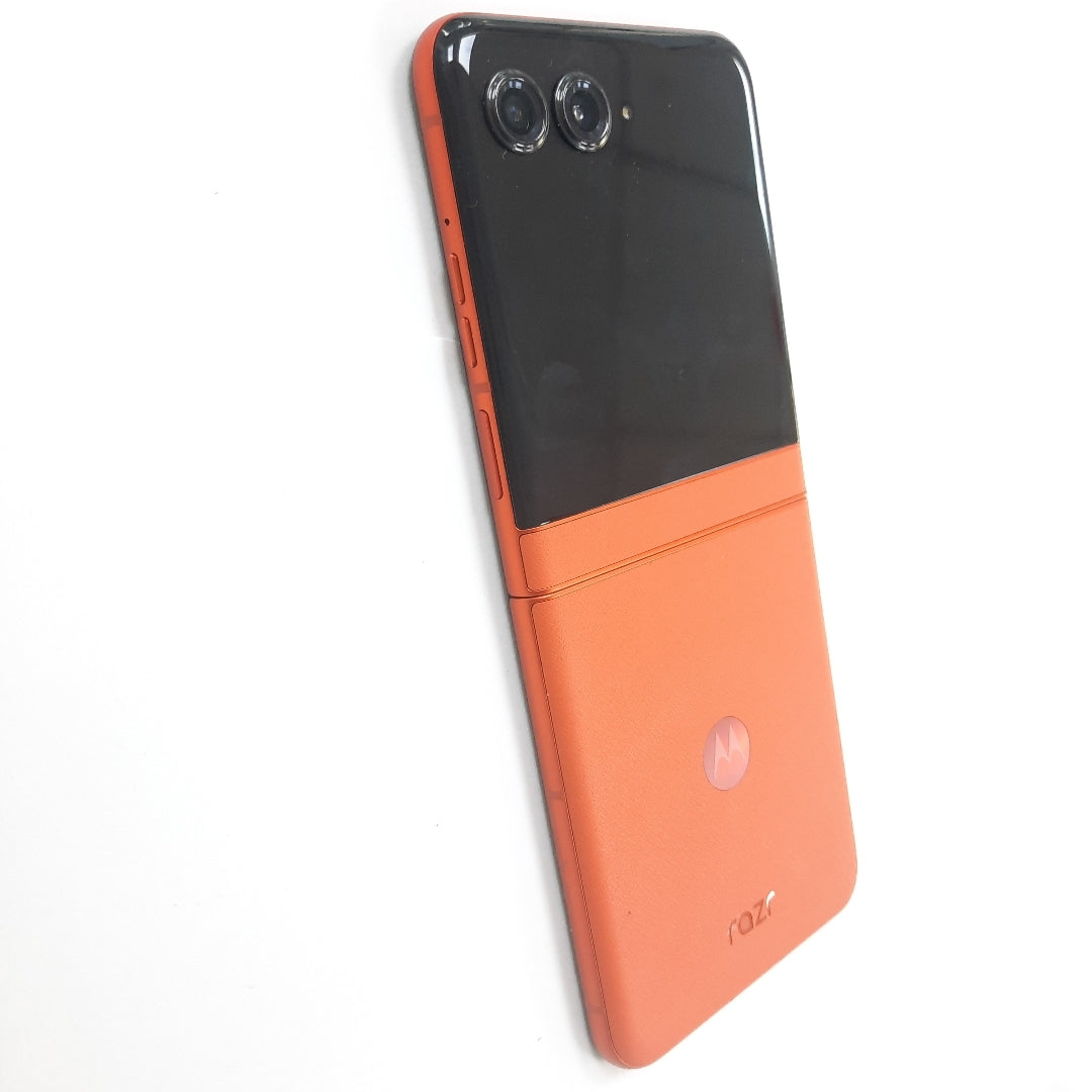 CELULAR MOTOROLA RAZR 50 5G XT2453-1 512 GB 12 GB RAM (SEMINUEVO)