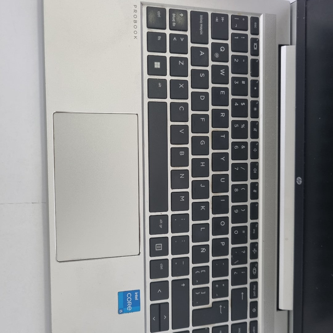 LAPTOP HP PROBOOK 440 G8 (2022) 256 GB SSD 16 GB RAM (SEMINUEVO)
