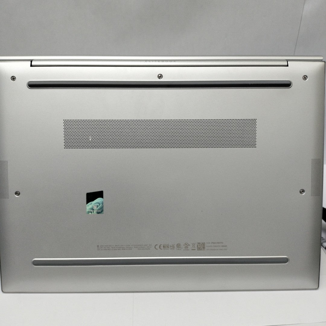 LAPTOP HP ELITEBOOK 840 G10 (2024) 256 GB SSD 16 GB RAM (SEMINUEVO)