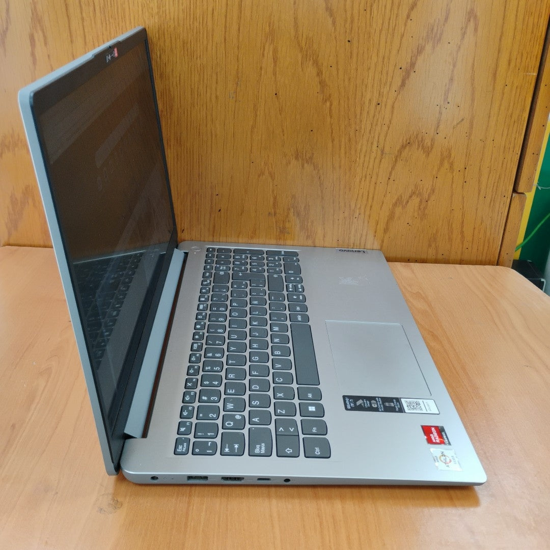 LAPTOP LENOVO IDEAPAD 1 15AMN7 (2023) 256 GB SSD 8 GB RAM (SEMINUEVO)