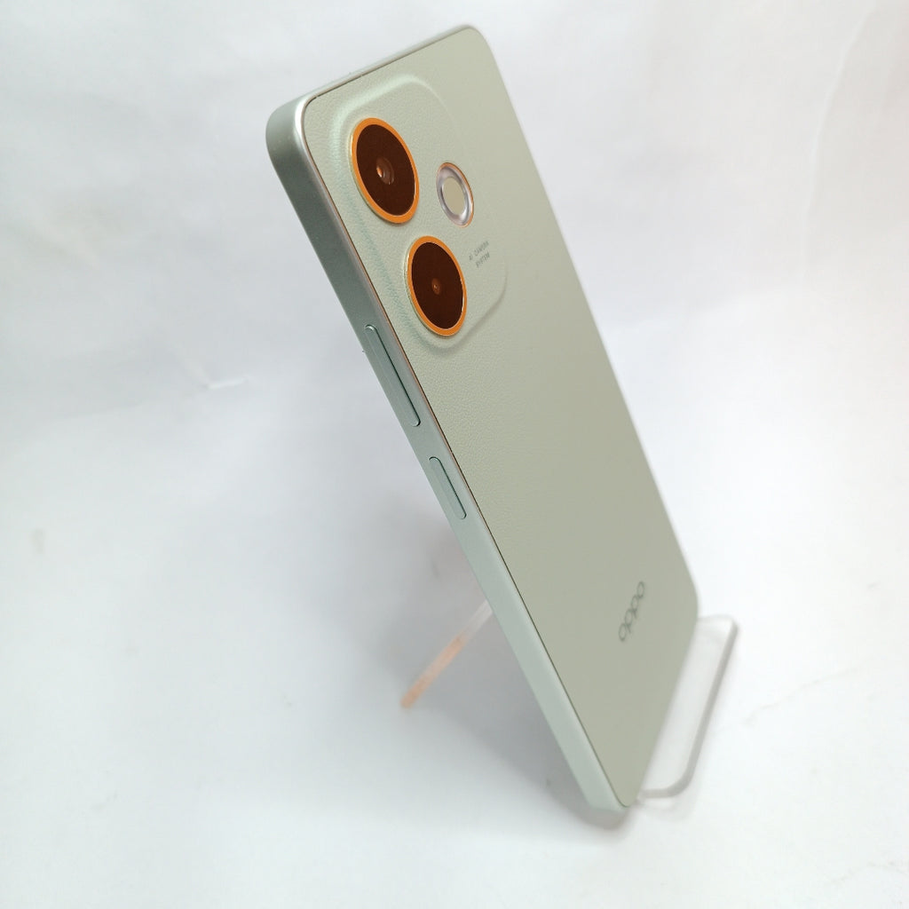 CELULAR OPPO  A5 PRO CPH2711 (2025) 256 GB 8 GB RAM (SEMINUEVO)