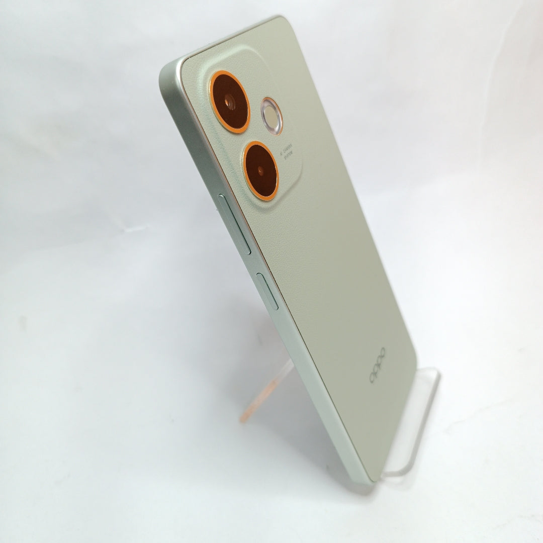 CELULAR OPPO  A5 PRO CPH2711 (2025) 256 GB 8 GB RAM (SEMINUEVO)