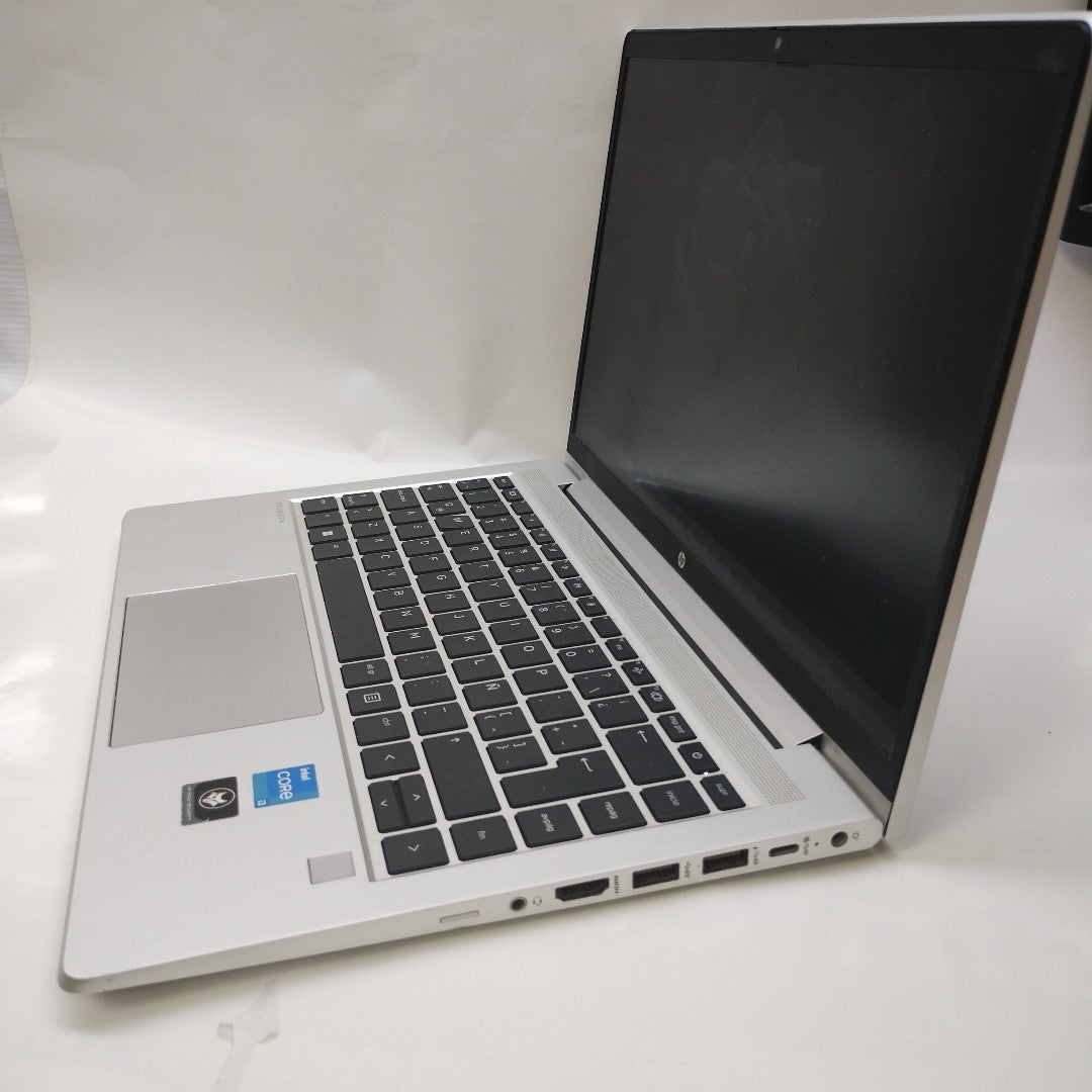LAPTOP HP PROBOOK 440 G9 (2022) 512 GB SSD 8 GB RAM (SEMINUEVO)