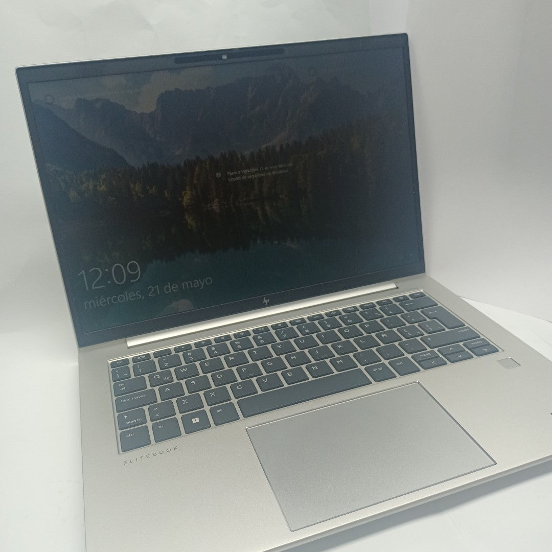 LAPTOP HP ELITEBOOK 840 G10 (2024) 256 GB SSD 16 GB RAM (SEMINUEVO)