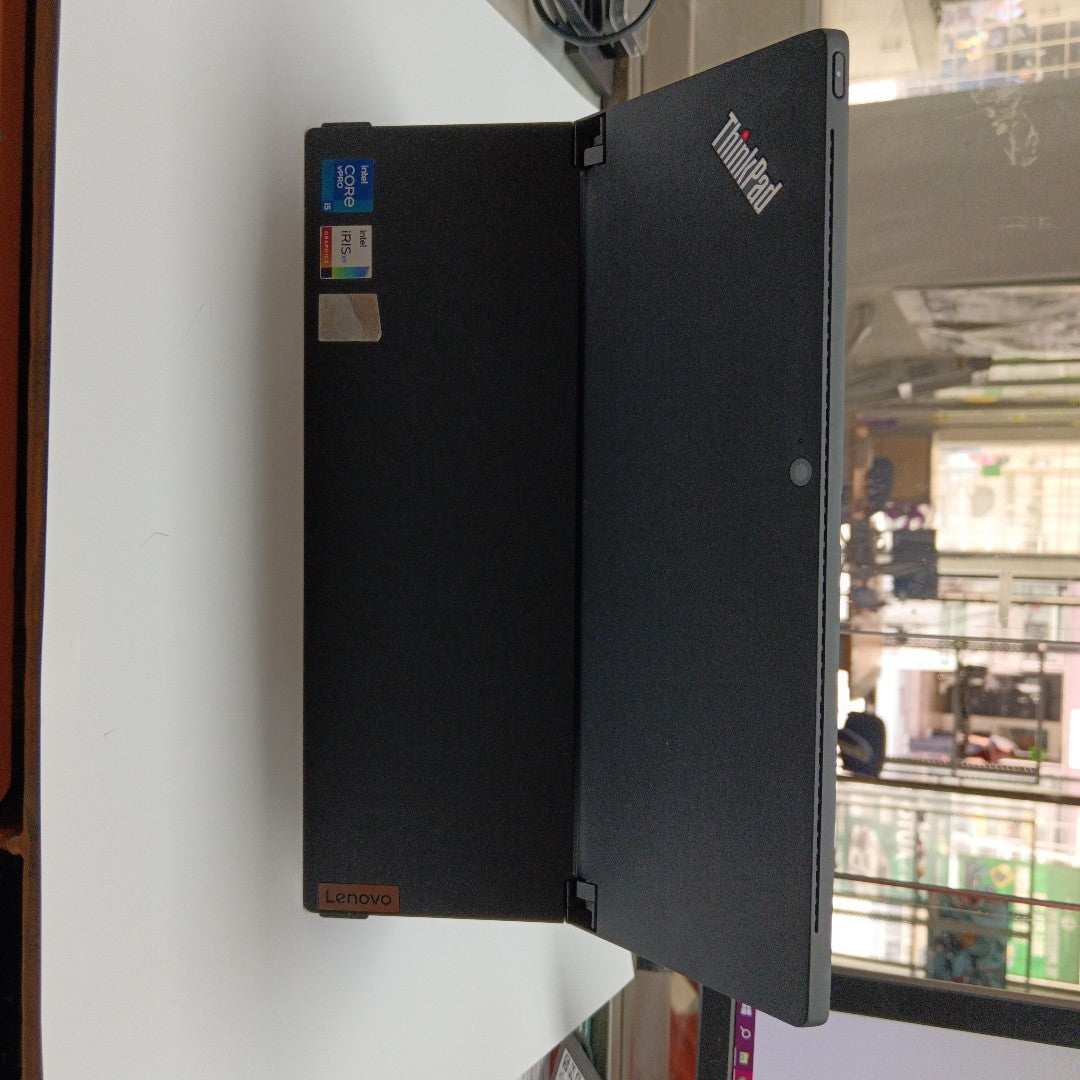 LAPTOP LENOVO THINKPAD X12 DETACHABLE GEN 1 (2022) 256 GB SSD 16 GB RAM (SEMINUEVO)