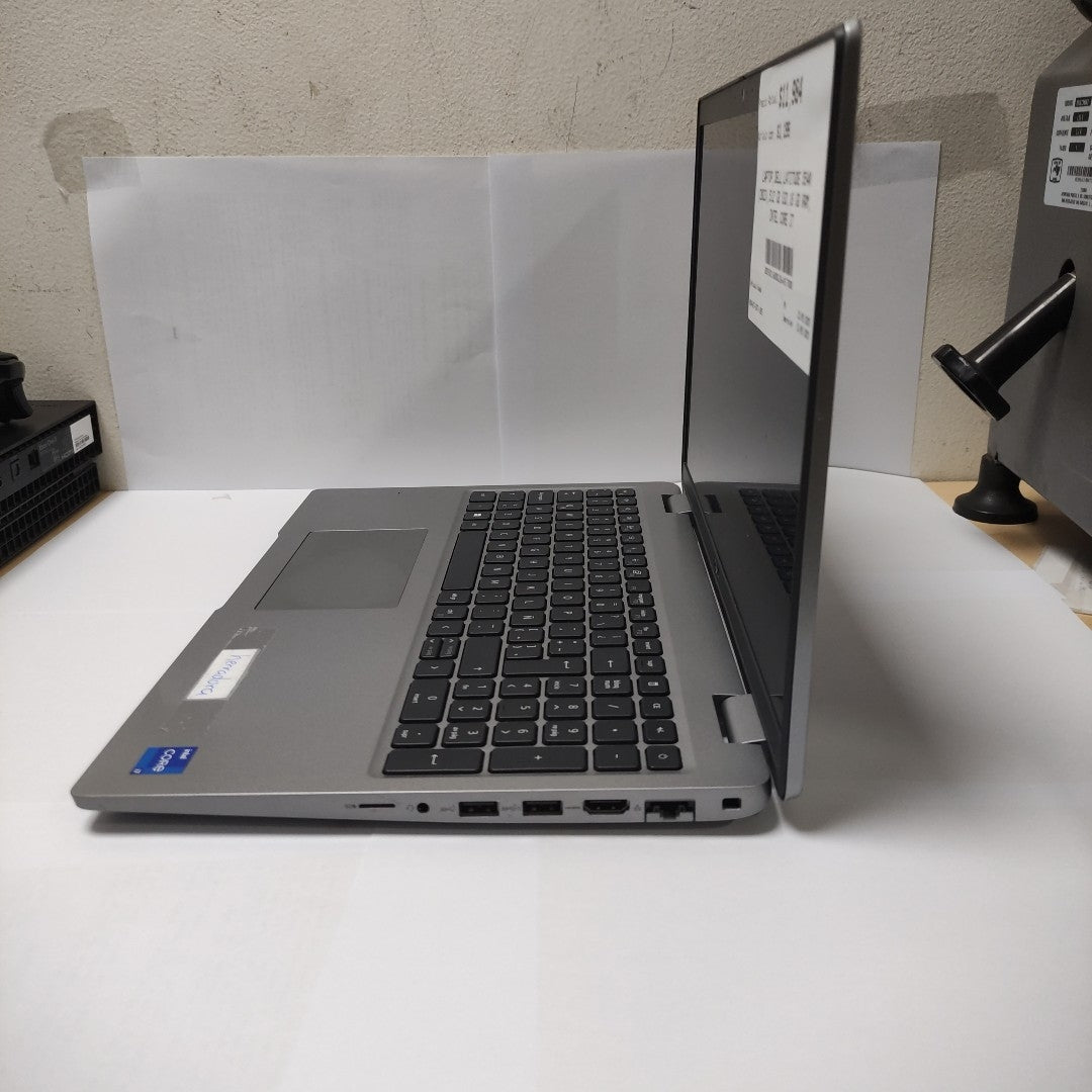 LAPTOP DELL LATITUDE 5540 (2023) 512 GB SSD 16 GB RAM (SEMINUEVO)