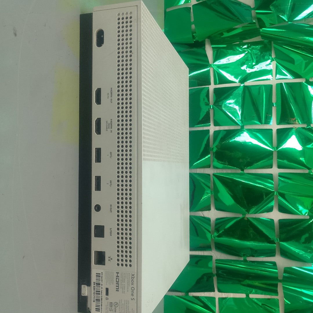 CONSOLA DE VIDEOJUEGO MICROSOFT XBOX ONE S 1 TB (SEMINUEVO)