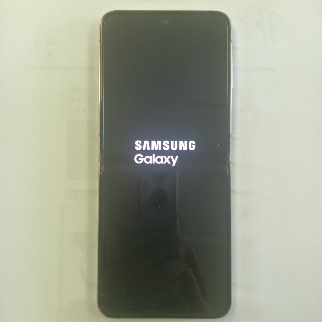CELULAR SAMSUNG GALAXY Z FLIP 5 SM-F731B (2023) 512 GB 8 GB RAM (SEMINUEVO)