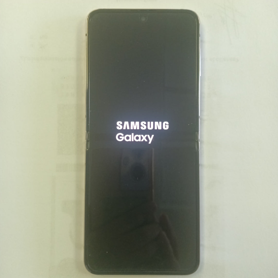 CELULAR SAMSUNG GALAXY Z FLIP 5 SM-F731B (2023) 512 GB 8 GB RAM (SEMINUEVO)