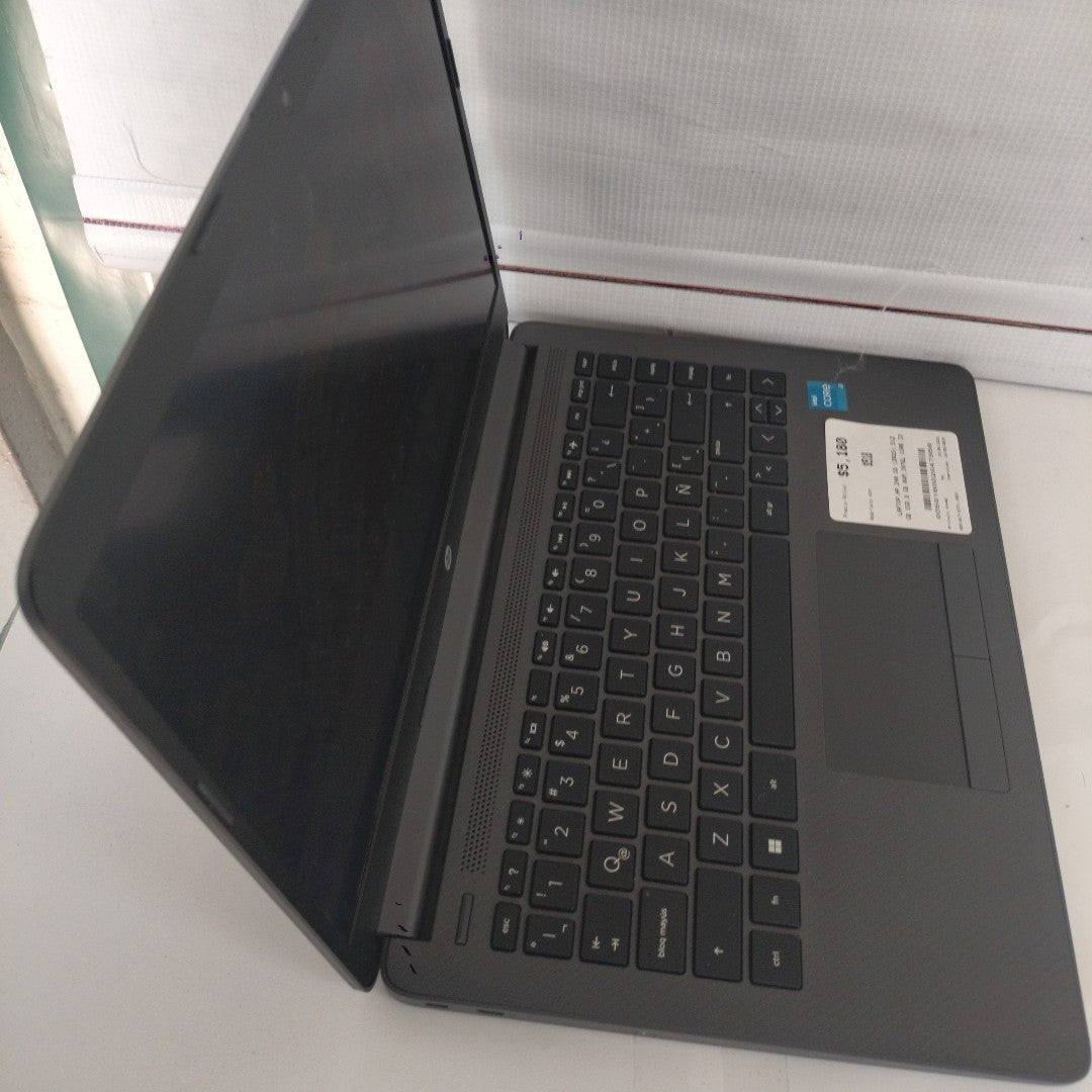 LAPTOP HP 240 G8 (2023) 512 GB SSD 8 GB RAM (SEMINUEVO)